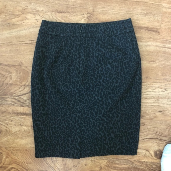 Grey Black Leopard Print Skirt - Picture 3 of 5